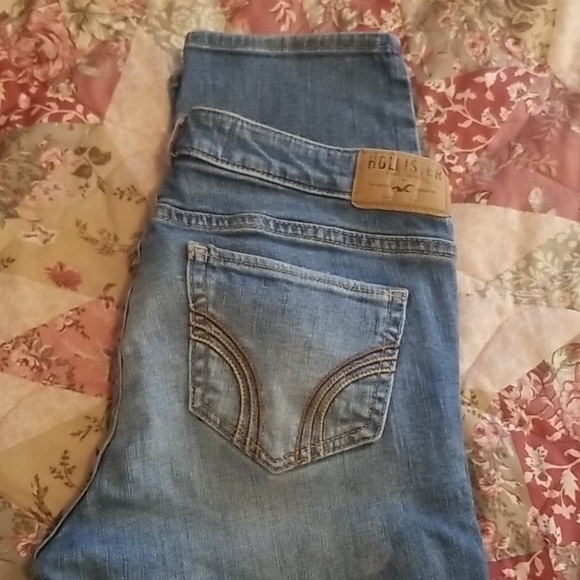*LAST CALL* Hollister Jeans - Picture 5 of 5